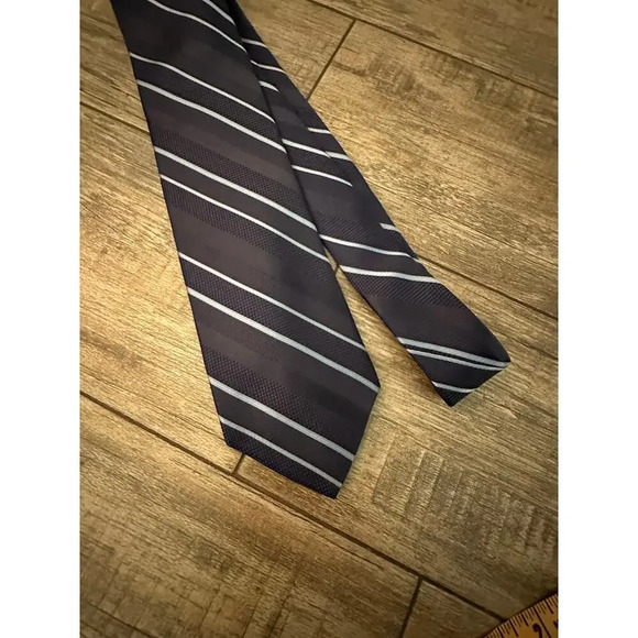 Brooks Brothers 346 Black & White Striped Pure Silk Tie - Picture 2 of 3